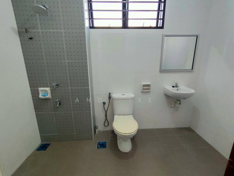 2-storey Terraced House for Rent in Kota Bayuemas (Klang) - Andy Tee - Downstairs Bathroom - PropertyGuru.com.my