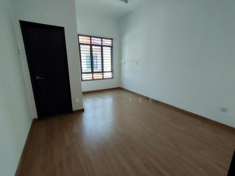 2-storey Terraced House for Rent in Kota Bayuemas (Klang) - Andy Tee - 2nd Room - PropertyGuru.com.my
