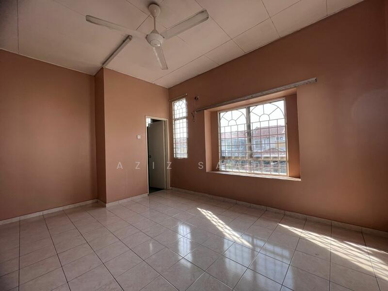 Terraced House for Sale in Sungai Buloh (Selangor) - Aziz Saad - Interior - PropertyGuru.com.my