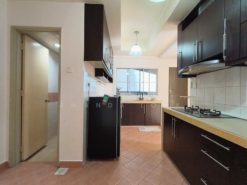 Condominium for Sale at La Vista Condominiums - Amanda Lock - Kitchen - PropertyGuru.com.my
