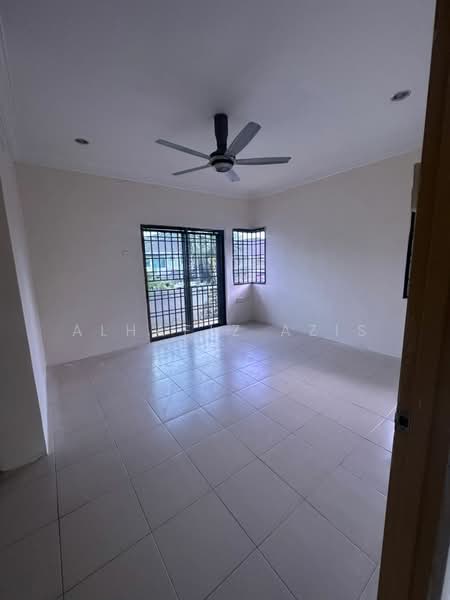 Cluster House for Sale in Taman Scientex Pasir Gudang (Pasir Gudang) - ALHAFIZ AZIS - Living Room - PropertyGuru.com.my