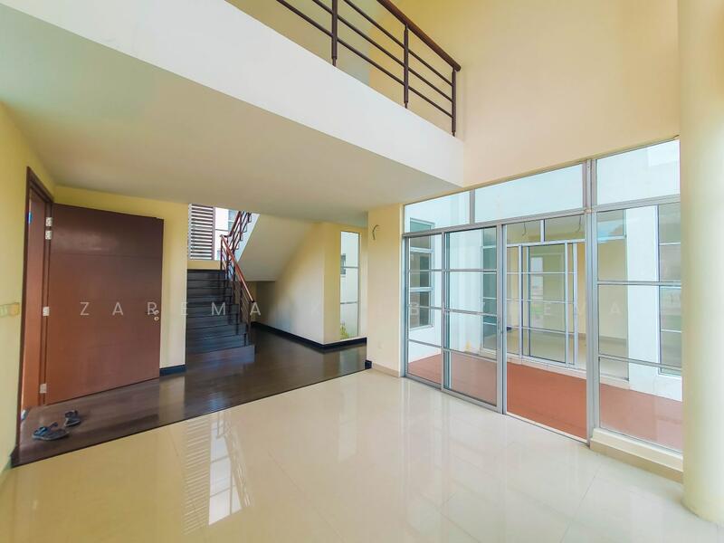 Bungalow for Sale in Seremban (Negeri Sembilan) - Zarema Kulbuzheva - Entrance - PropertyGuru.com.my