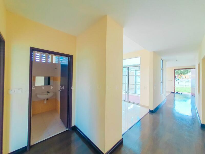 Bungalow for Sale in Seremban (Negeri Sembilan) - Zarema Kulbuzheva - Corridor - PropertyGuru.com.my