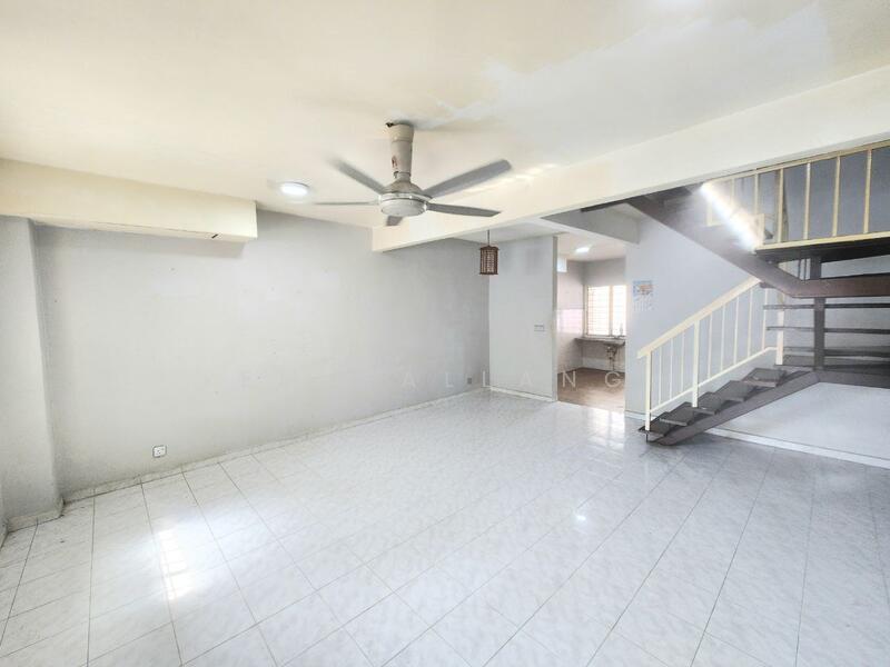 2-storey Terraced House for Sale in Bandar Tasik Puteri (Rawang) - EMA ALLANG - Living Room - PropertyGuru.com.my