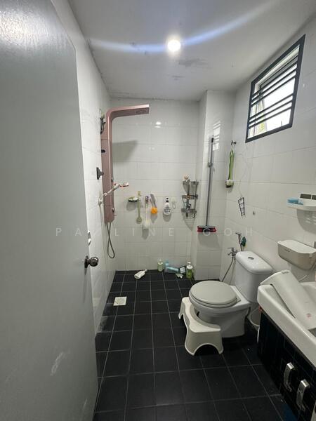 2.5-storey Terraced House for Sale in Aman Larkin (Johor Bahru) - Pauline Goh - Bathroom - PropertyGuru.com.my