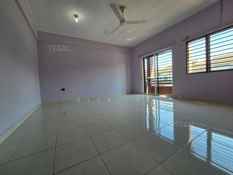 Bandar Puteri Klang untuk Untuk Dijual - RM 650,000, Feb 2026 - Living Room - PropertyGuru.com.my