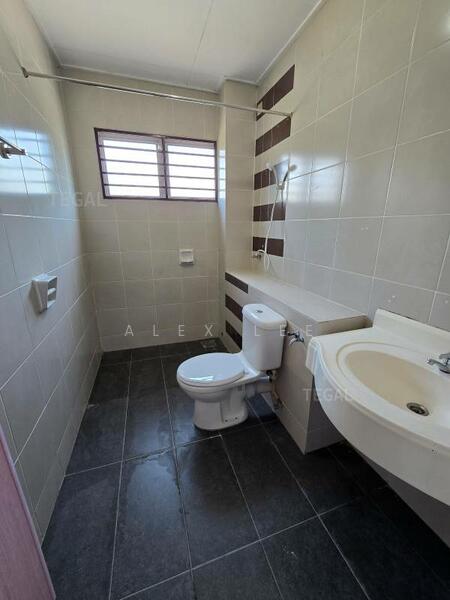 Bandar Puteri Klang untuk Untuk Dijual - RM 650,000, Feb 2026 - Bathroom - PropertyGuru.com.my