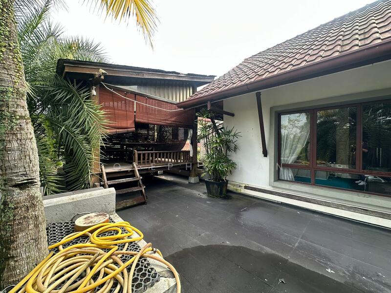 2-storey Terraced House for Sale in Bukit Jelutong (Shah Alam) - Joseph Chan - 1st floor extended court yard - PropertyGuru.com.my