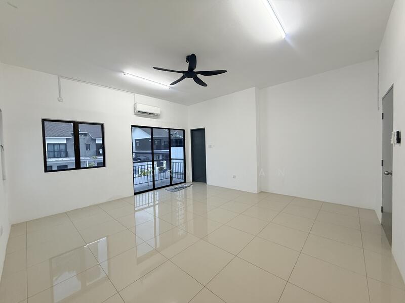 Semi-Detached House for Sale in Rawang (Selangor) - Rocky Chan - Living Room - PropertyGuru.com.my