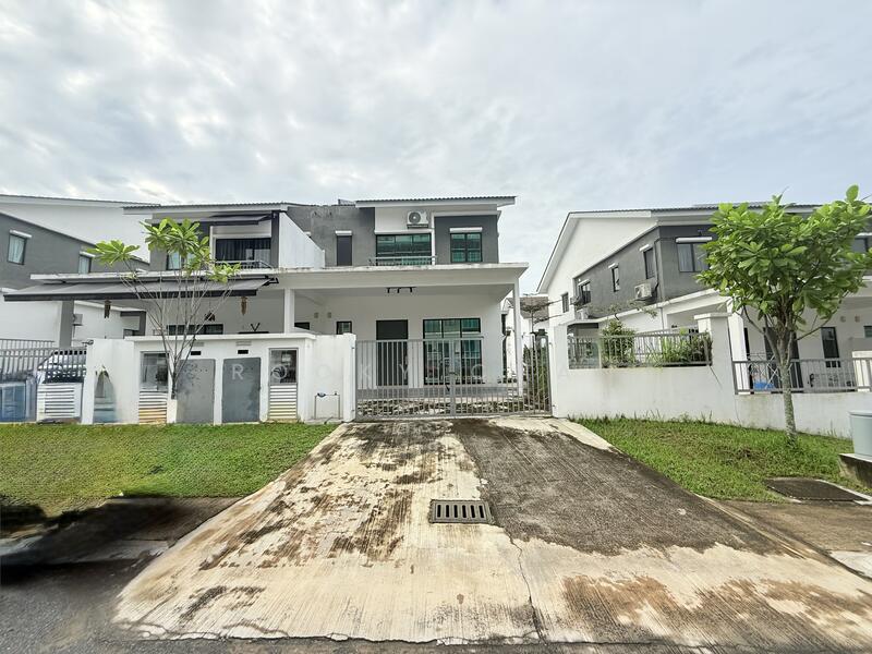 Semi-Detached House for Sale in Rawang (Selangor) - Rocky Chan - Exterior - PropertyGuru.com.my