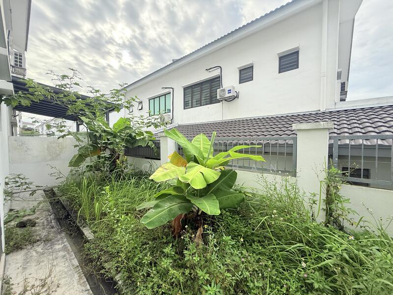 Semi-Detached House for Sale in Rawang (Selangor) - Rocky Chan - Exterior - PropertyGuru.com.my