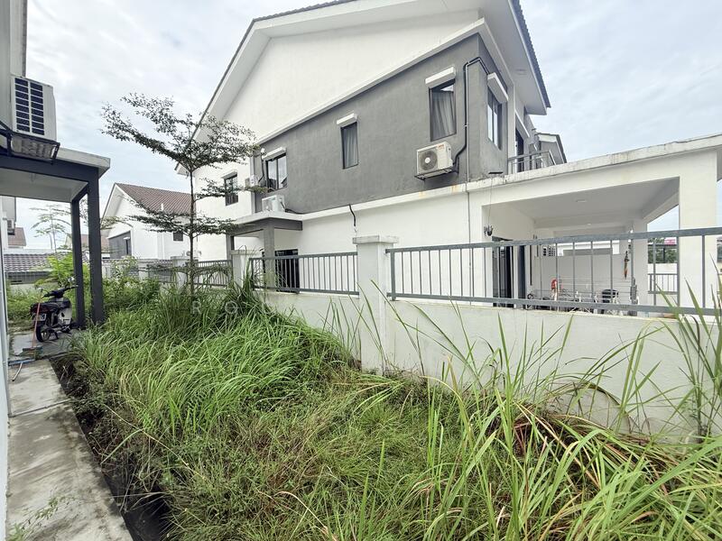 Semi-Detached House for Sale in Rawang (Selangor) - Rocky Chan - Exterior - PropertyGuru.com.my