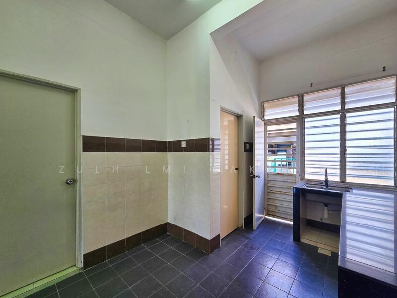 2-storey Terraced House for Sale in Banting (Selangor) - Zulhilmi Zakaria - Kitchen - PropertyGuru.com.my