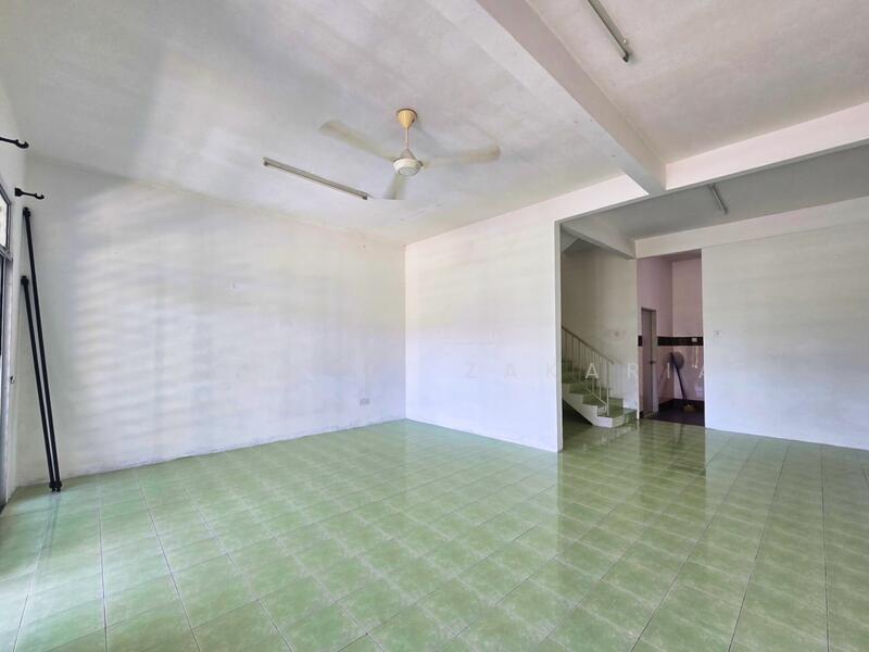 2-storey Terraced House for Sale in Banting (Selangor) - Zulhilmi Zakaria - Living Room - PropertyGuru.com.my