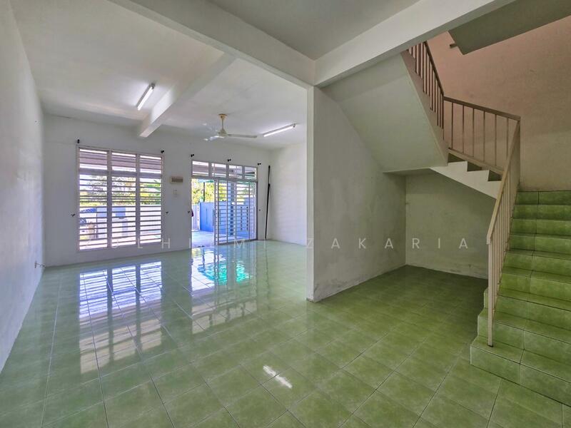 2-storey Terraced House for Sale in Banting (Selangor) - Zulhilmi Zakaria - Living Room - PropertyGuru.com.my