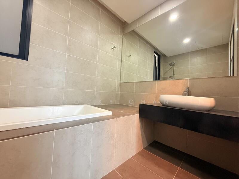Service Residence for Sale at KL Gateway Premium Residences - Rocky Chan - Bathroom - PropertyGuru.com.my