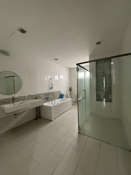 3-storey Terraced House for Rent in Tanjung Bungah (Penang) - Catherine Lee - Bathroom - PropertyGuru.com.my