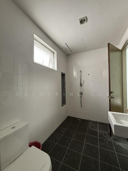 3-storey Terraced House for Rent in Tanjung Bungah (Penang) - Catherine Lee - Bathroom - PropertyGuru.com.my