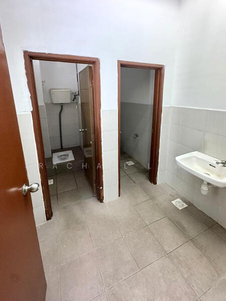 Kempas Utama untuk Untuk Dijual - RM 2,700,000, Feb 2026 - Bathroom - PropertyGuru.com.my