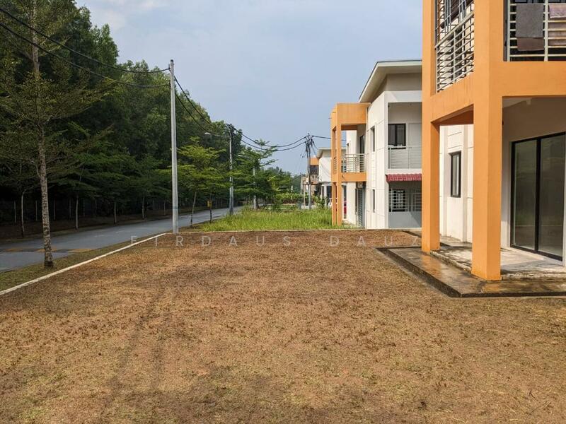 Townhouse for Rent in Beranang (Selangor) - Firdaus Dauz - Exterior - PropertyGuru.com.my