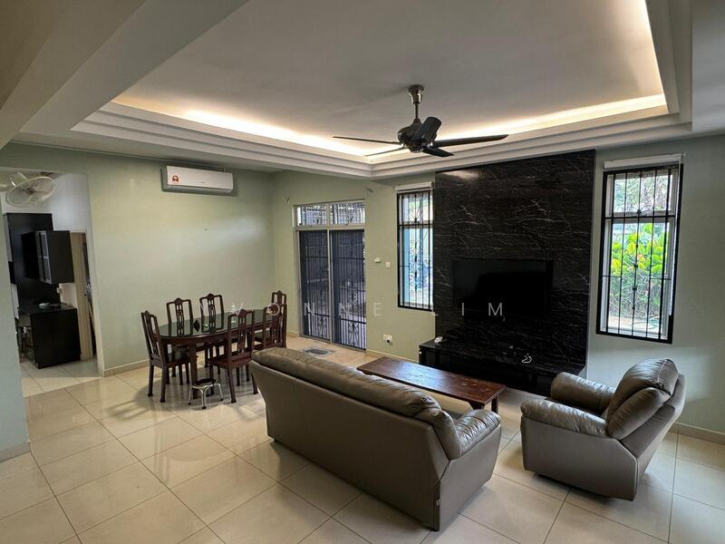 2-storey Terraced House for Sale in Taman Seri Austin (Tebrau) - Yvonne Lim - Living Room - PropertyGuru.com.my