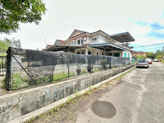 End Lot Facing Open Renovated Double Storey Terrace Taman Alam Jaya ...