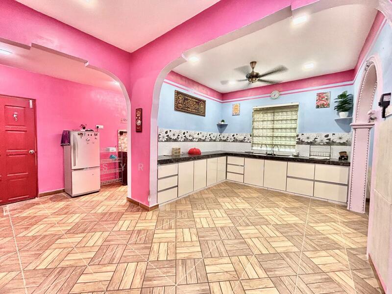 2-storey Terraced House for Sale in Bandar Puncak Alam (Puncak Alam) - Asyraf Ismail - Kitchen - PropertyGuru.com.my