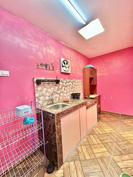 2-storey Terraced House for Sale in Bandar Puncak Alam (Puncak Alam) - Asyraf Ismail - Kitchen - PropertyGuru.com.my