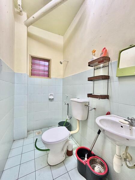 2-storey Terraced House for Sale in Bandar Puncak Alam (Puncak Alam) - Asyraf Ismail - Bathroom - PropertyGuru.com.my