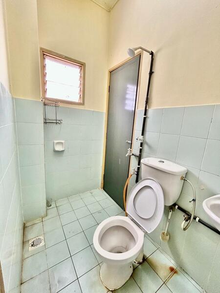 2-storey Terraced House for Sale in Bandar Puncak Alam (Puncak Alam) - Asyraf Ismail - Bathroom - PropertyGuru.com.my