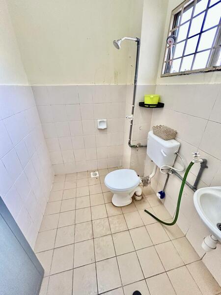 2-storey Terraced House for Sale in Bandar Puncak Alam (Puncak Alam) - Asyraf Ismail - Bathroom - PropertyGuru.com.my