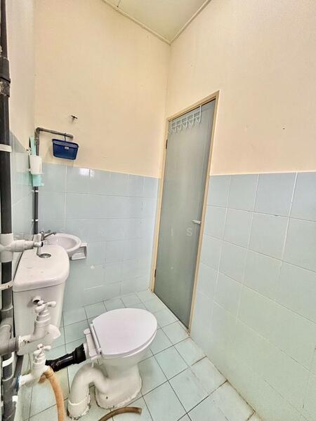 2-storey Terraced House for Sale in Bandar Puncak Alam (Puncak Alam) - Asyraf Ismail - Bathroom - PropertyGuru.com.my
