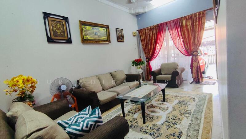 Terraced House for Sale in Klang (Selangor) - Nur Adibah Ishak - Living Room - PropertyGuru.com.my