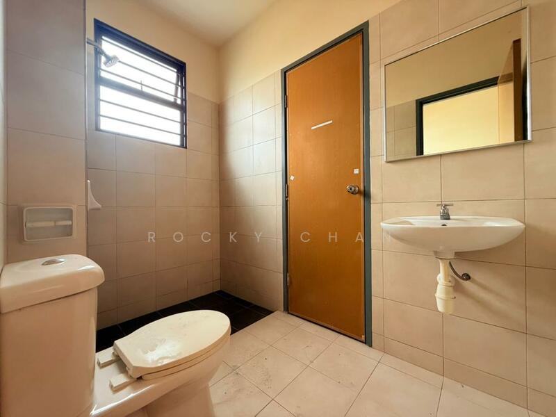 Garden Heights untuk Untuk Dijual - RM 540,000, Mac 2026 - Bathroom - PropertyGuru.com.my