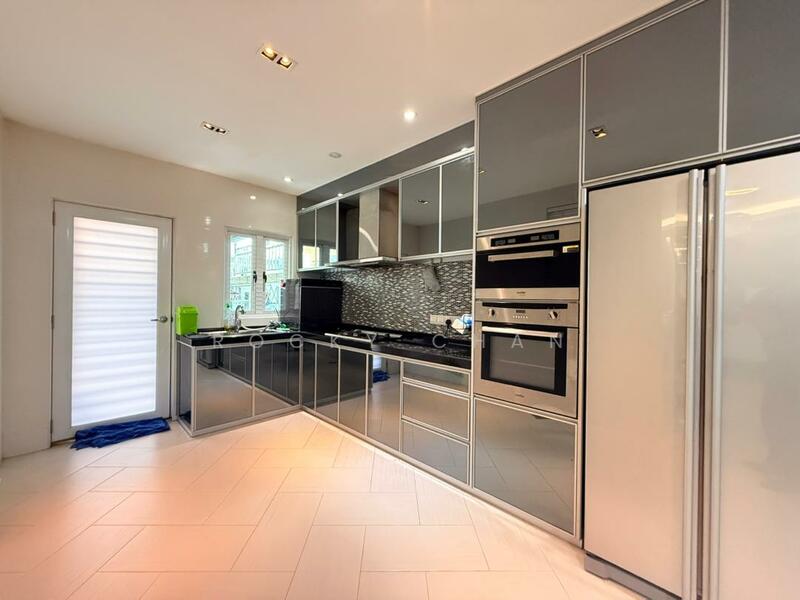 Semi-Detached House for Sale in Rawang (Selangor) - Rocky Chan - Kitchen - PropertyGuru.com.my