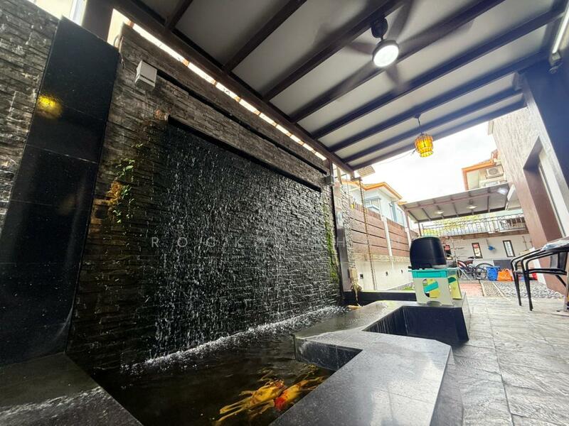 Semi-Detached House for Sale in Rawang (Selangor) - Rocky Chan - Exterior - PropertyGuru.com.my