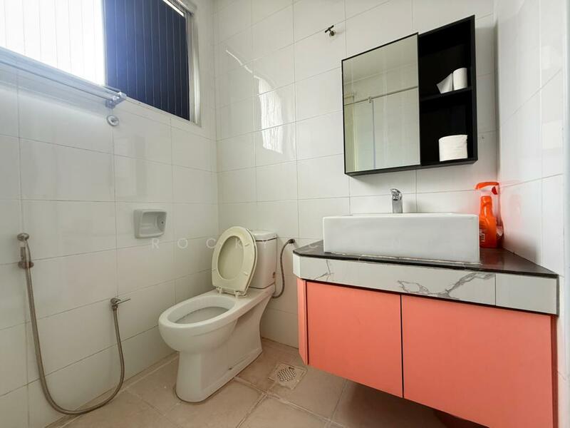 Semi-Detached House for Sale in Rawang (Selangor) - Rocky Chan - Bathroom - PropertyGuru.com.my