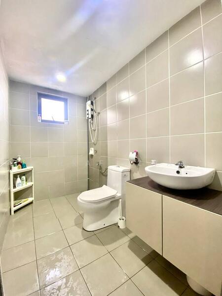 Service Residence for Sale at RESIDENSI PR1MA@KAJANG - Ashraf Azwan - Bathroom - PropertyGuru.com.my