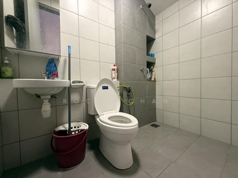 Terraced House for Sale in Rawang (Selangor) - Rocky Chan - Bathroom - PropertyGuru.com.my