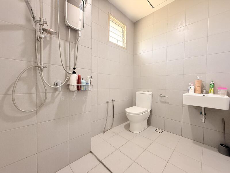 2-storey Terraced House for Sale in Bandar Country Homes (Rawang) - Rocky Chan - Bathroom - PropertyGuru.com.my