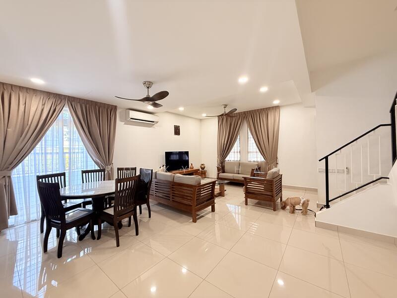 2-storey Terraced House for Sale in Bandar Country Homes (Rawang) - Rocky Chan - Living Room - PropertyGuru.com.my