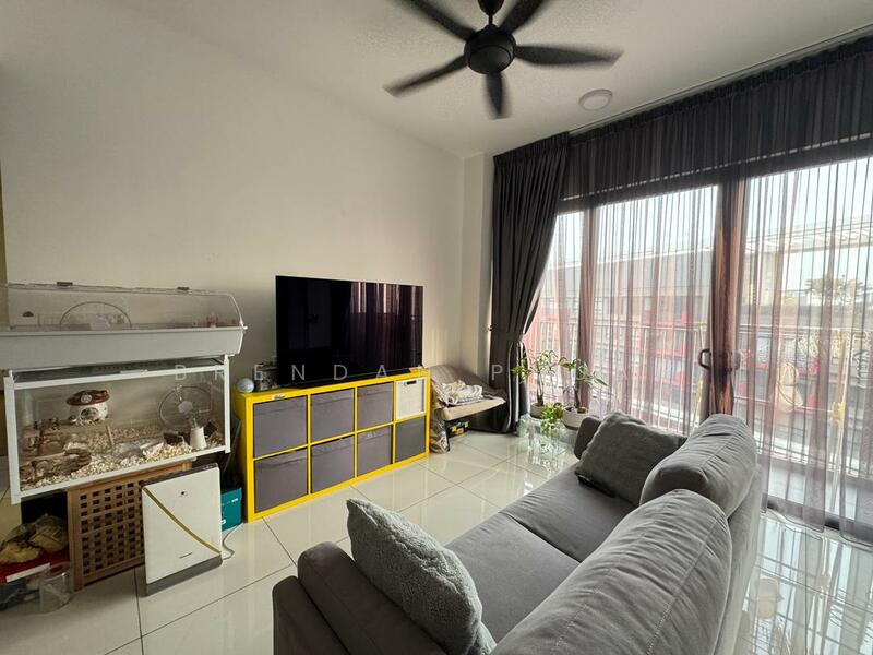 Service Residence for Sale at Paisley @ Tropicana Metropark - Brendan Phuah - Living Room - PropertyGuru.com.my