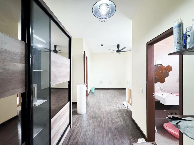 2-storey Terraced House for Sale in Telok Panglima Garang (Selangor) - Zainul Rashid - Corridor - PropertyGuru.com.my