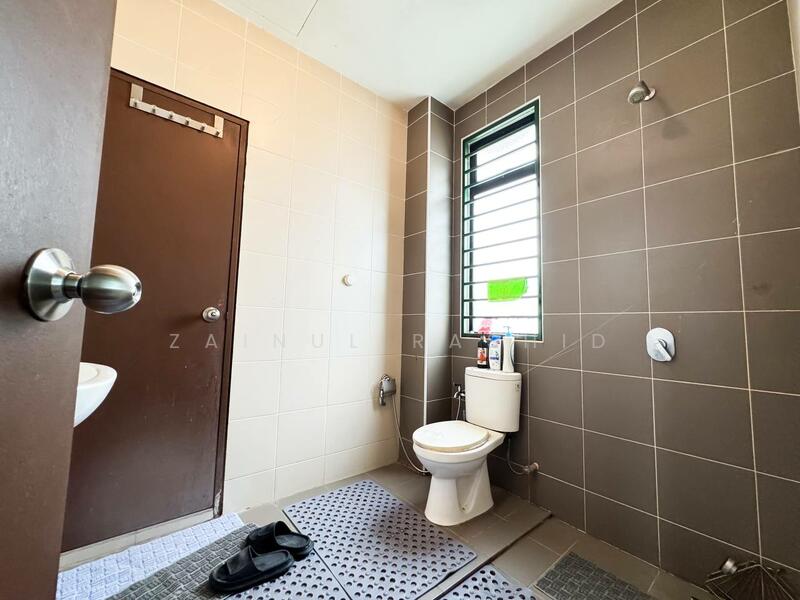 2-storey Terraced House for Sale in Telok Panglima Garang (Selangor) - Zainul Rashid - Bathroom - PropertyGuru.com.my