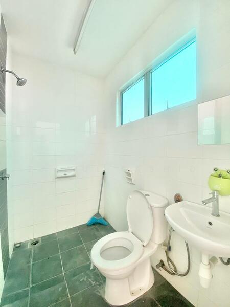 Terraced House for Sale in Alam Impian (Shah Alam) - Zainul Rashid - Bathroom - PropertyGuru.com.my