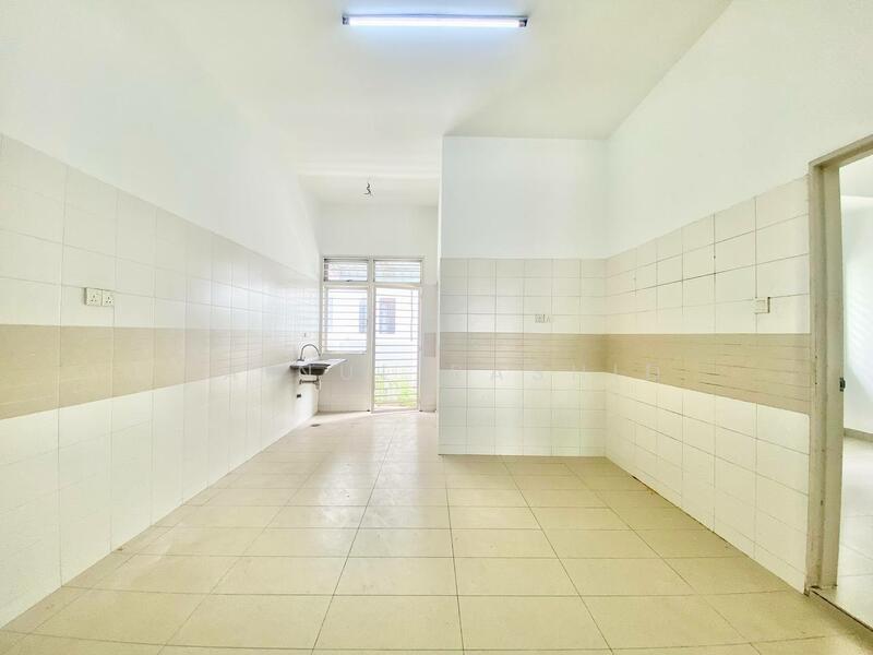 Terraced House for Sale in Alam Impian (Shah Alam) - Zainul Rashid - Kitchen - PropertyGuru.com.my