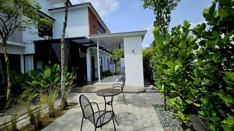 2-storey Terraced House for Sale in Setia Tropika (Johor Bahru) - Hui Hui Lim - Exterior - PropertyGuru.com.my