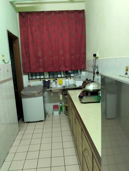 1.5-storey Terraced House for Sale in Taman Scientex Pasir Gudang (Pasir Gudang) - Alan Ler - Kitchen - PropertyGuru.com.my