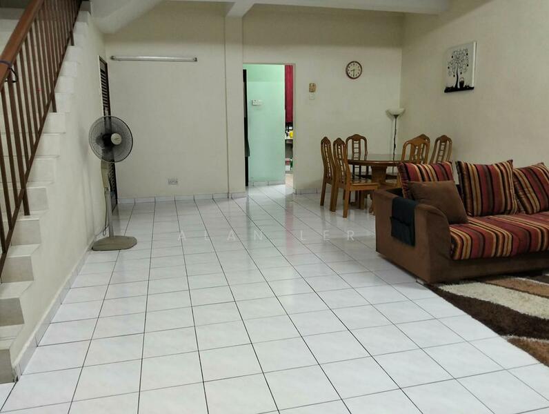 1.5-storey Terraced House for Sale in Taman Scientex Pasir Gudang (Pasir Gudang) - Alan Ler - Living Room - PropertyGuru.com.my
