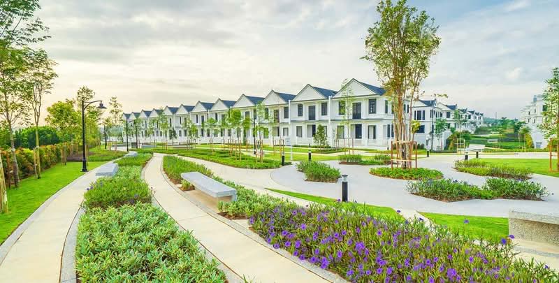 Eco Botanic @ The Chateau ( FULLY RENOVAATED ) 2.5 Storey SuperLink House With Private Garden untuk Untuk Dijual - RM 1,690,000, Feb 2026 - Exterior - PropertyGuru.com.my